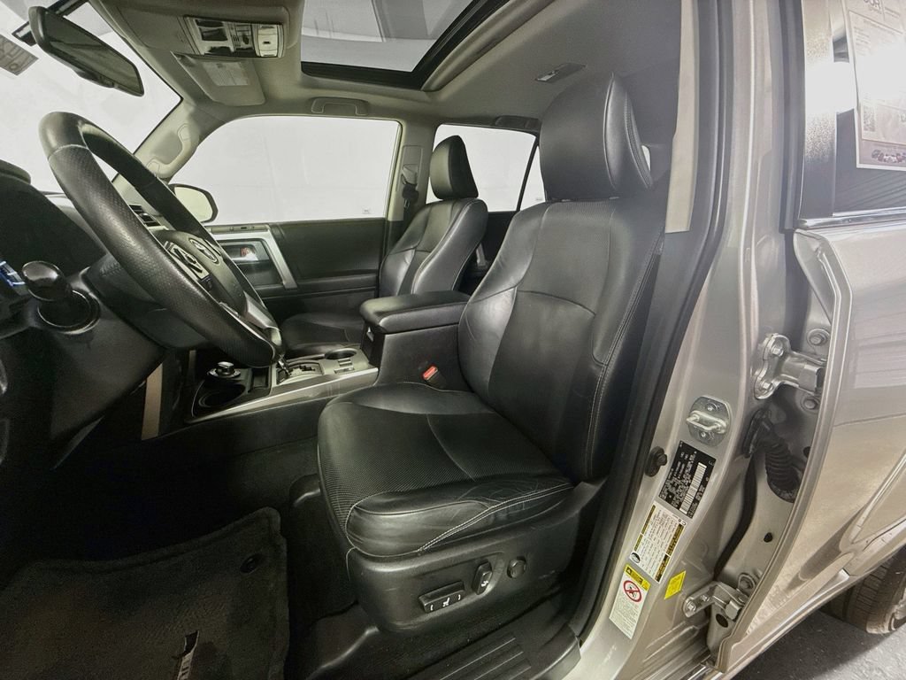 Used 2014 Toyota 4Runner Limited AWD/4WD image 20