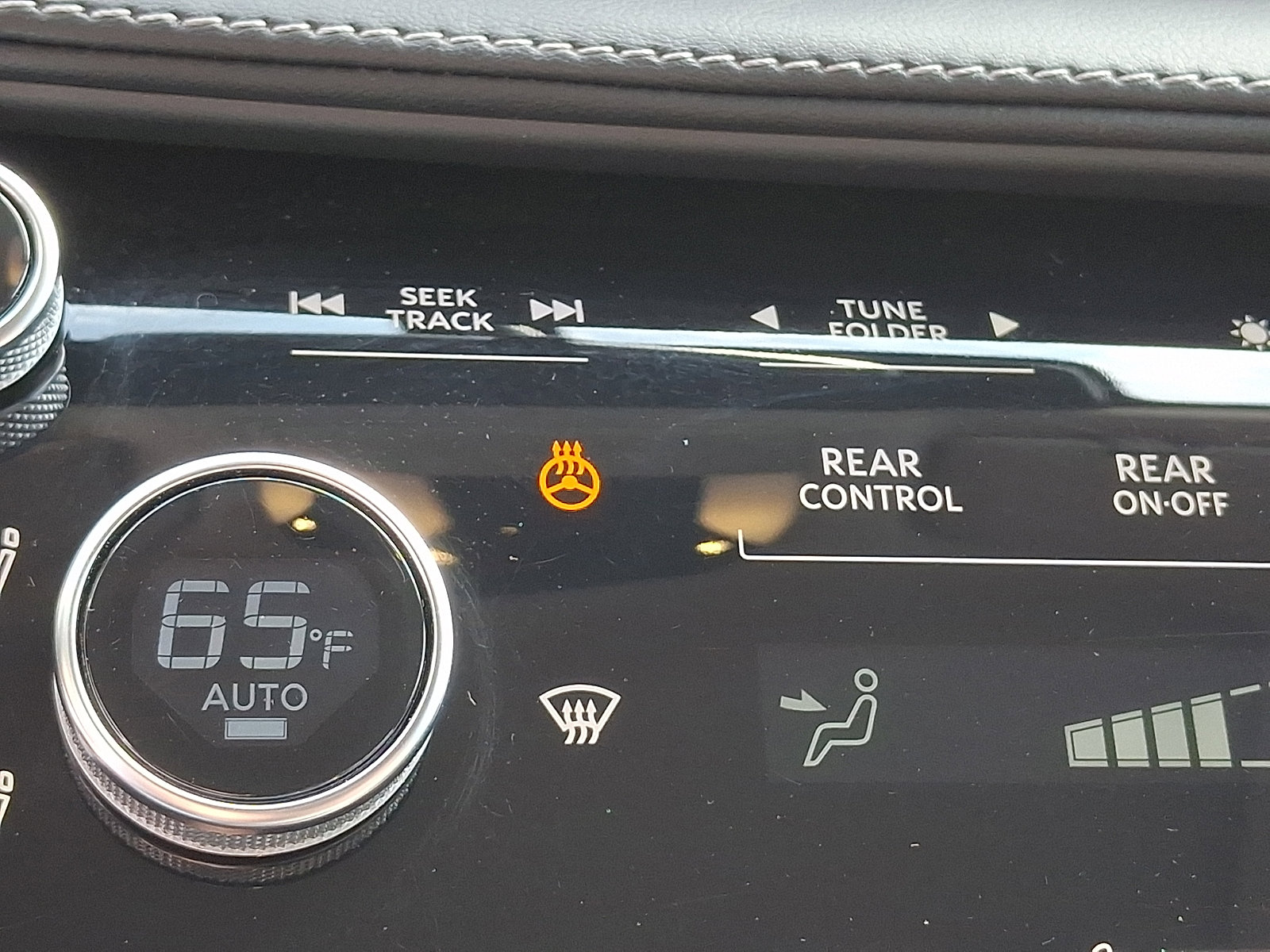 Certified 2024 INFINITI QX60 Luxe w/ Vision Package image 28