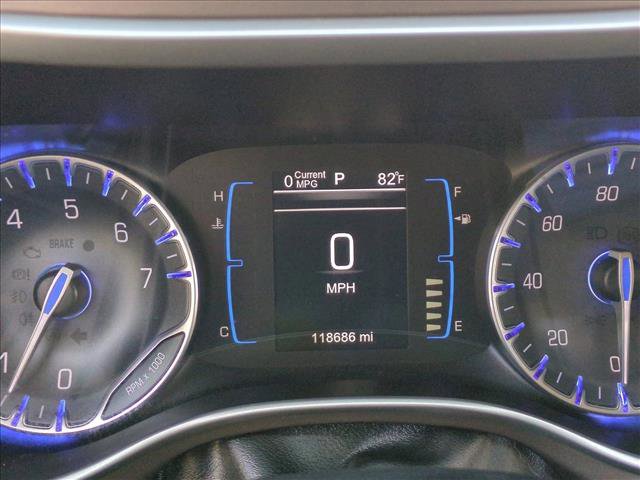 Used 2017 Chrysler Pacifica Touring-L image 11