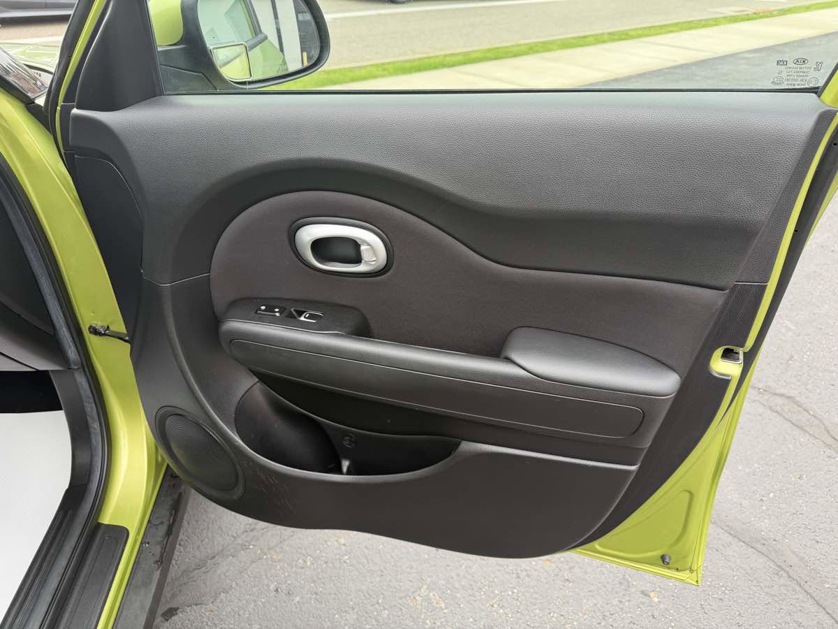Used 2018 Kia Soul FWD image 21