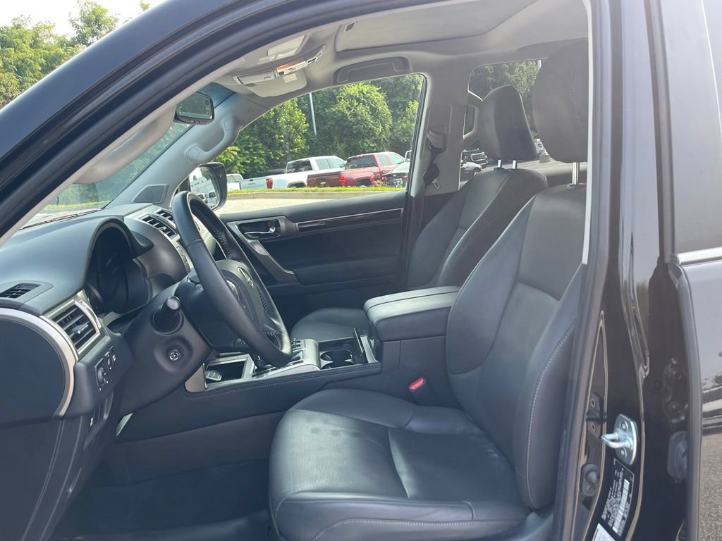 Used 2018 Lexus GX 460 w/ Preferred Accessory Package AWD/4WD image 9