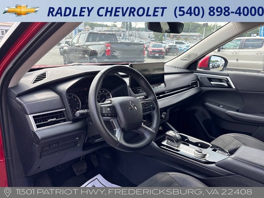 Used 2025 Mitsubishi Outlander SE AWD/4WD image 4