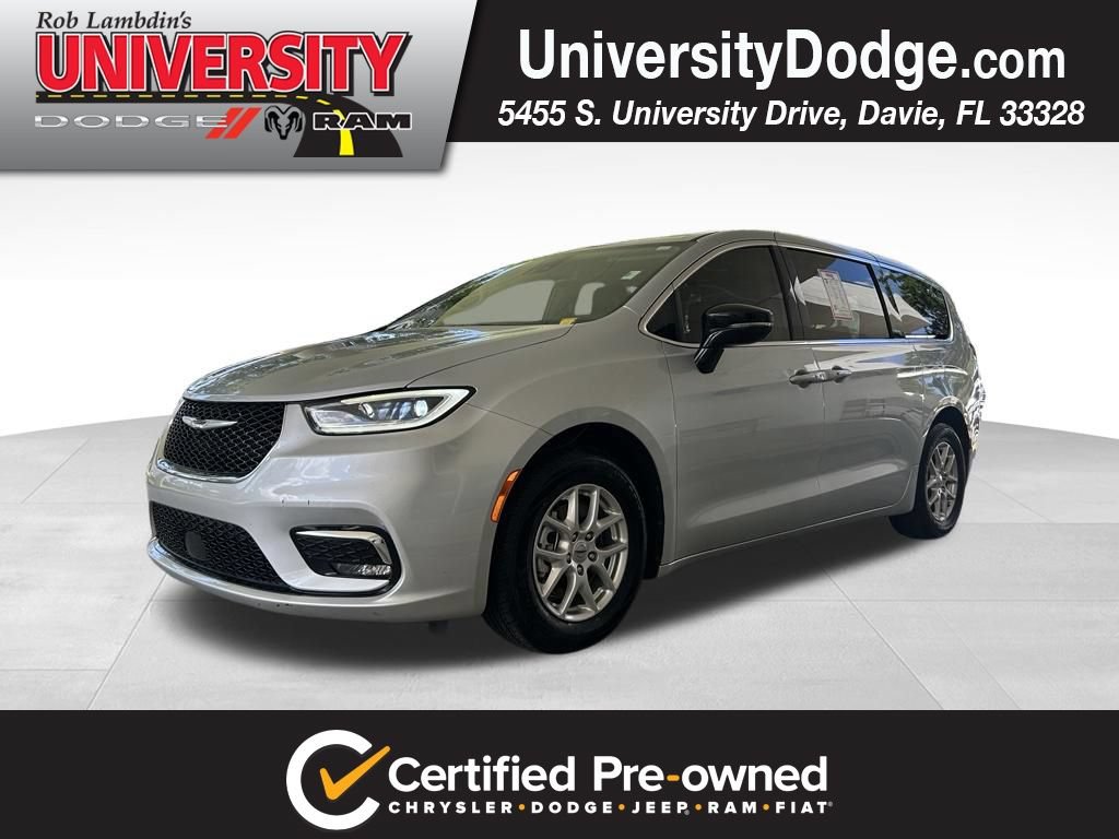 Used 2024 Chrysler Pacifica Touring-L FWD image 1