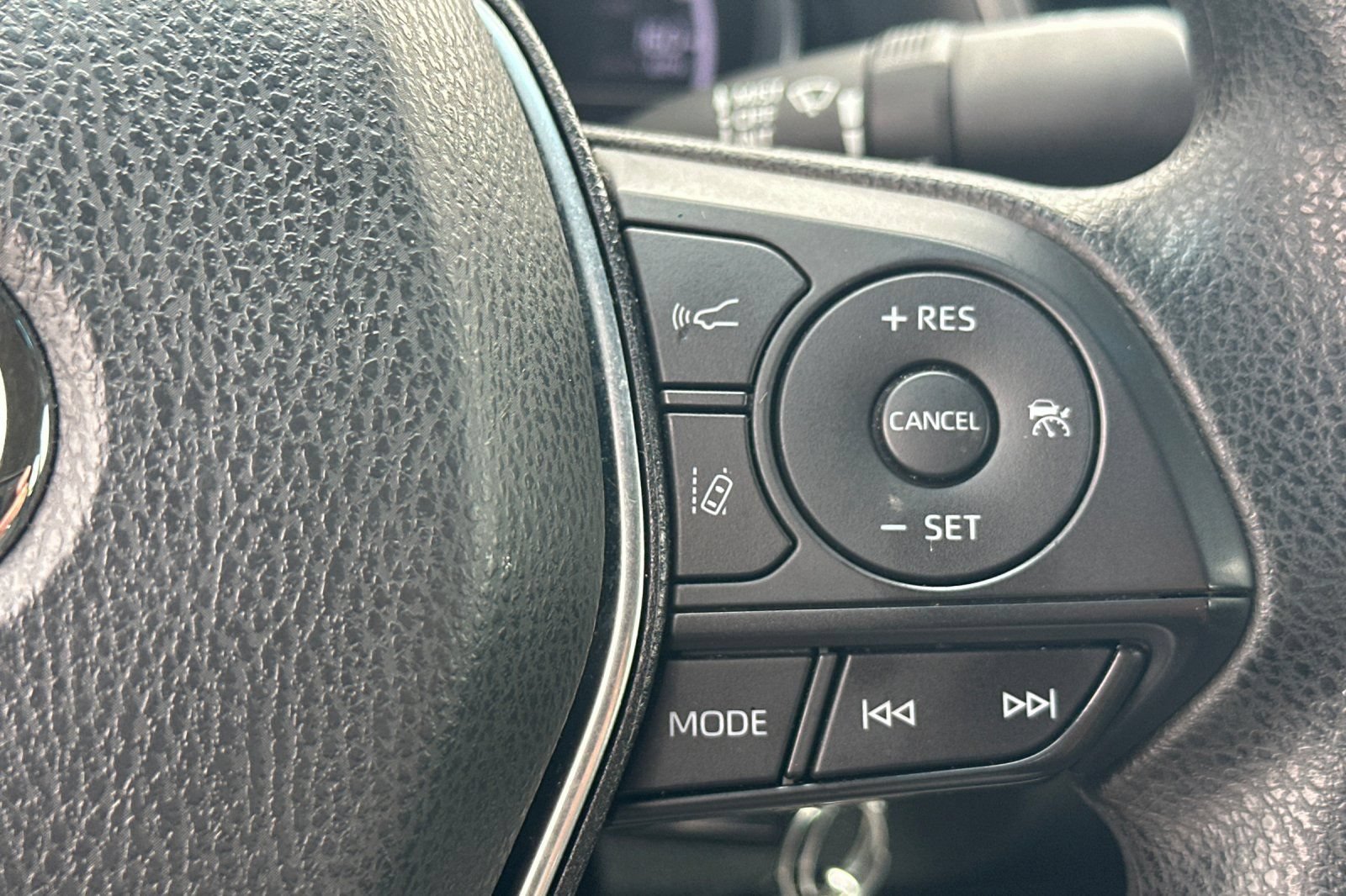 Used 2019 Toyota Camry LE FWD image 25