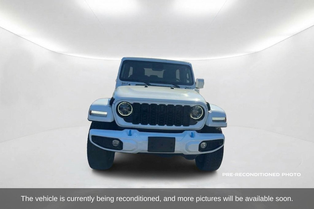 Used 2024 Jeep Wrangler High Altitude AWD/4WD image 2
