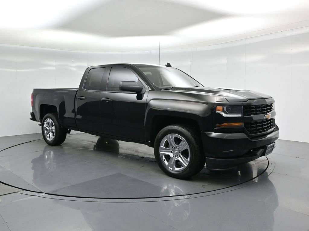 Used 2018 Chevrolet Silverado 1500 Custom w/ Custom Value Package image 19