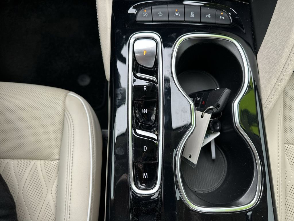 Used 2023 Buick Envision Avenir AWD/4WD image 28