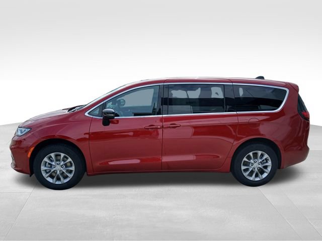 New 2026 Chrysler Pacifica Select AWD/4WD image 2