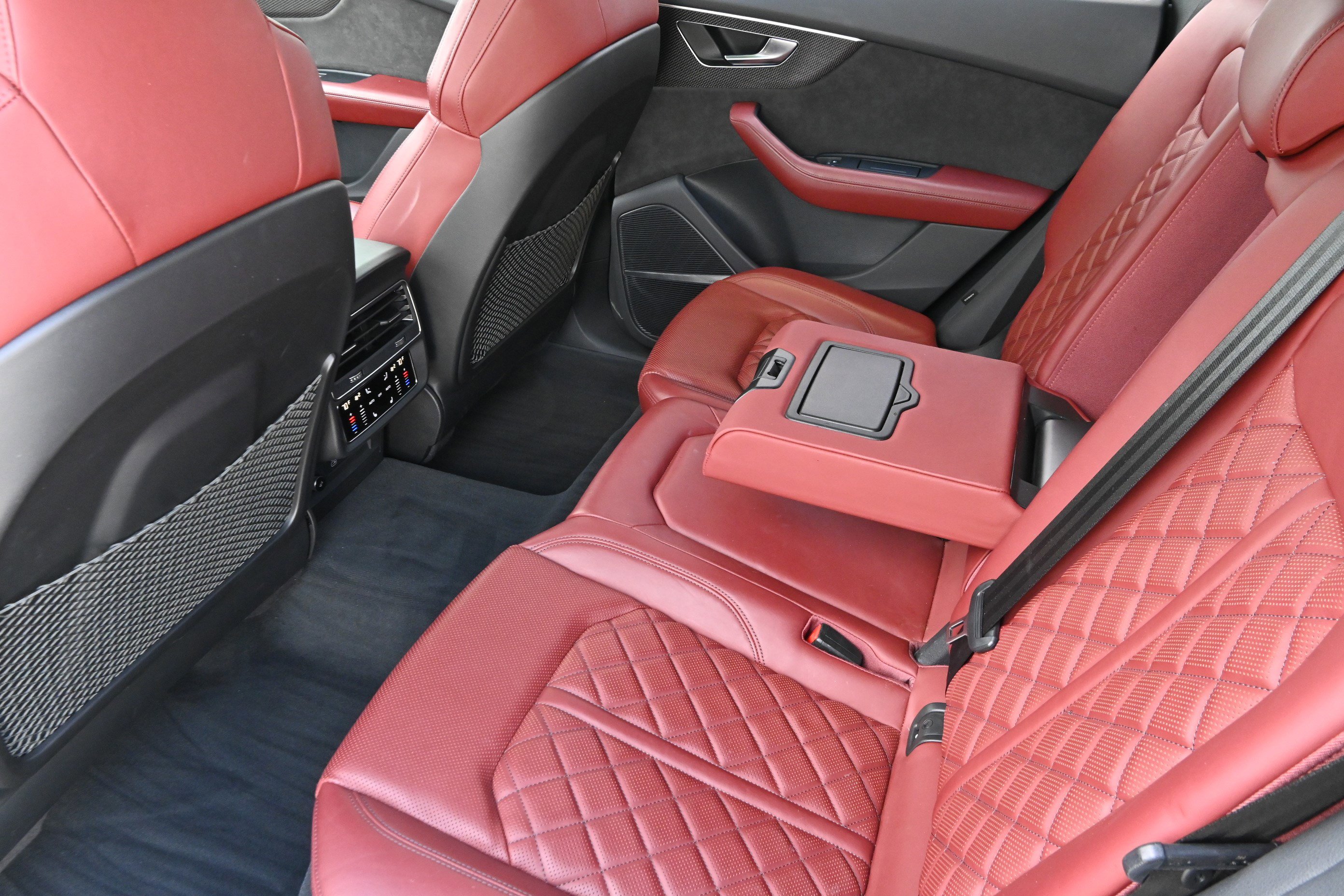 Used 2022 Audi SQ8 Prestige image 13