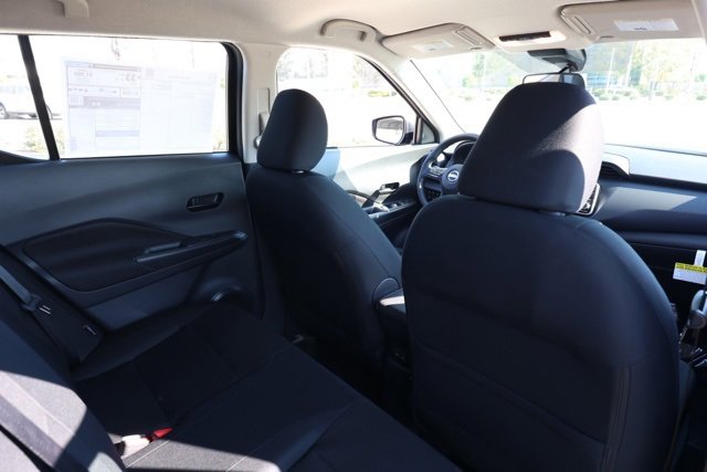 New 2025 Nissan Kicks Play S image 17