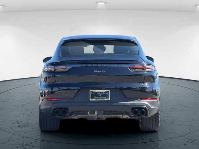 Used 2023 Porsche Cayenne Platinum Edition image 6