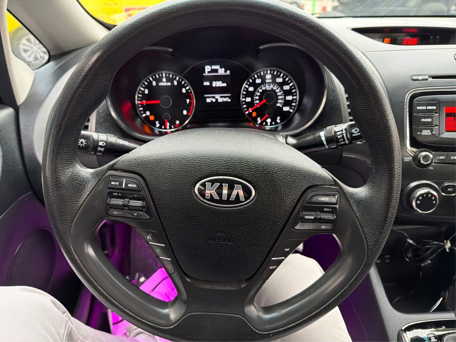 Used 2018 Kia Forte LX image 16