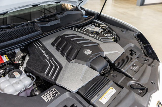 Used 2022 Lamborghini Urus AWD/4WD image 38