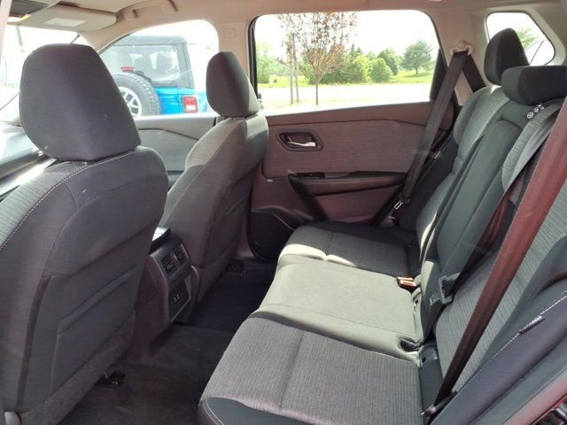 Used 2022 Nissan Rogue SV AWD/4WD image 25