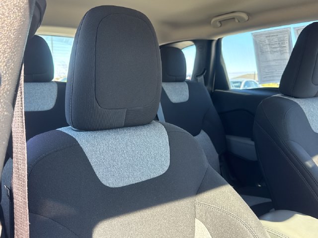 Used 2014 Jeep Cherokee Sport FWD image 28