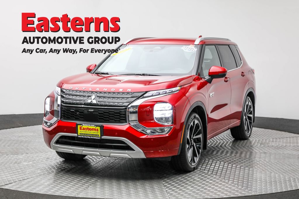 Used 2024 Mitsubishi Outlander SEL image 1