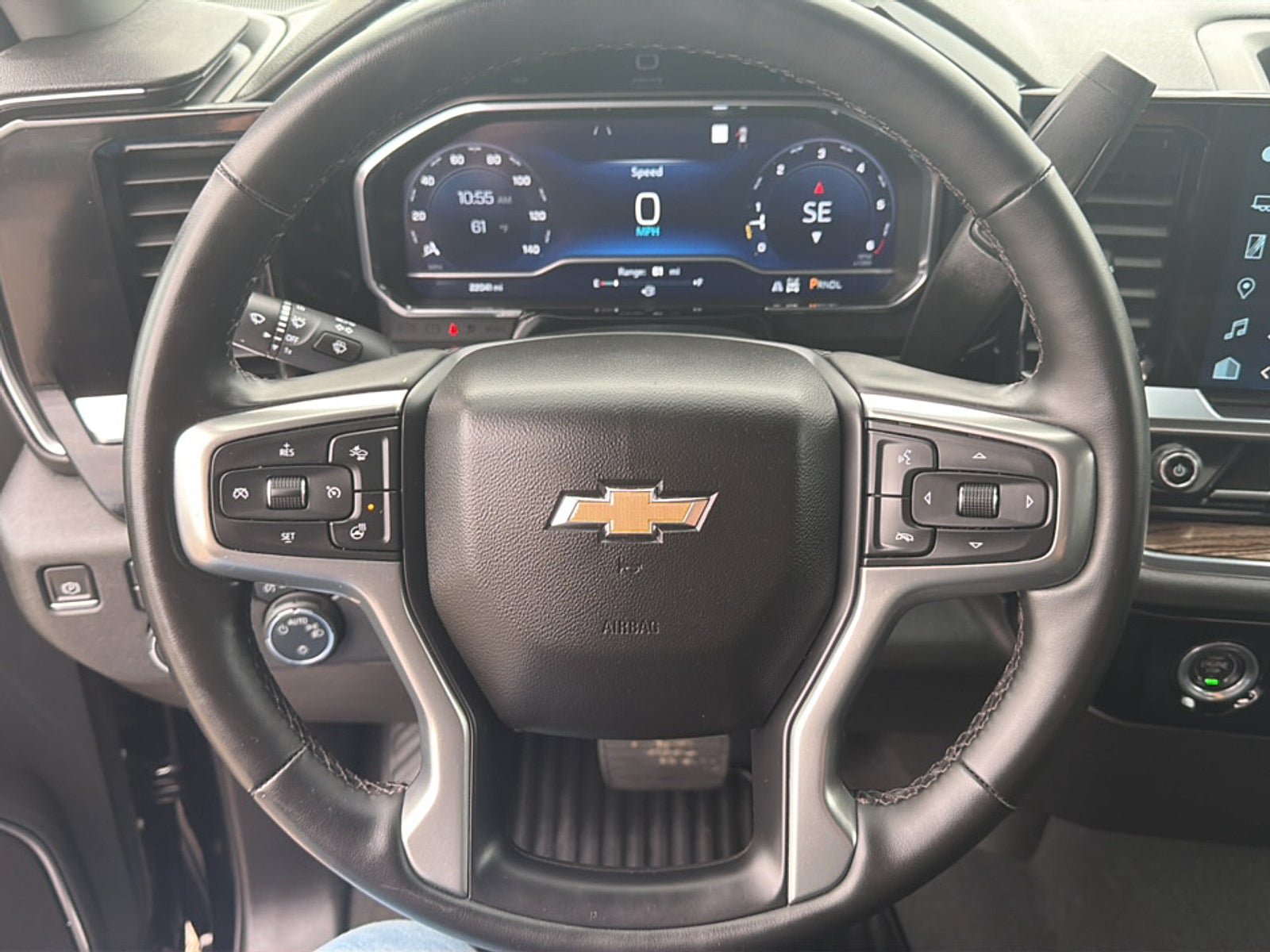 Used 2023 Chevrolet Silverado 1500 LT AWD/4WD image 10