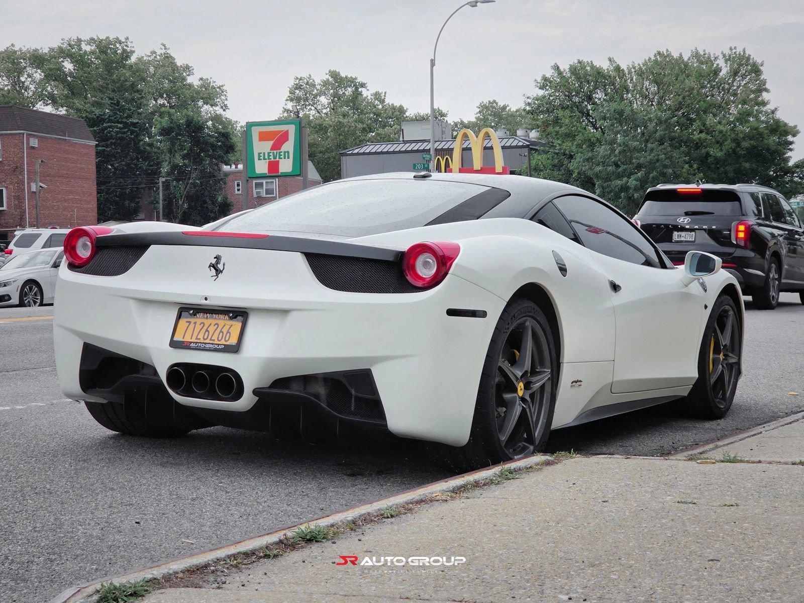 Used 2015 Ferrari 458 Italia Coupe RWD image 8