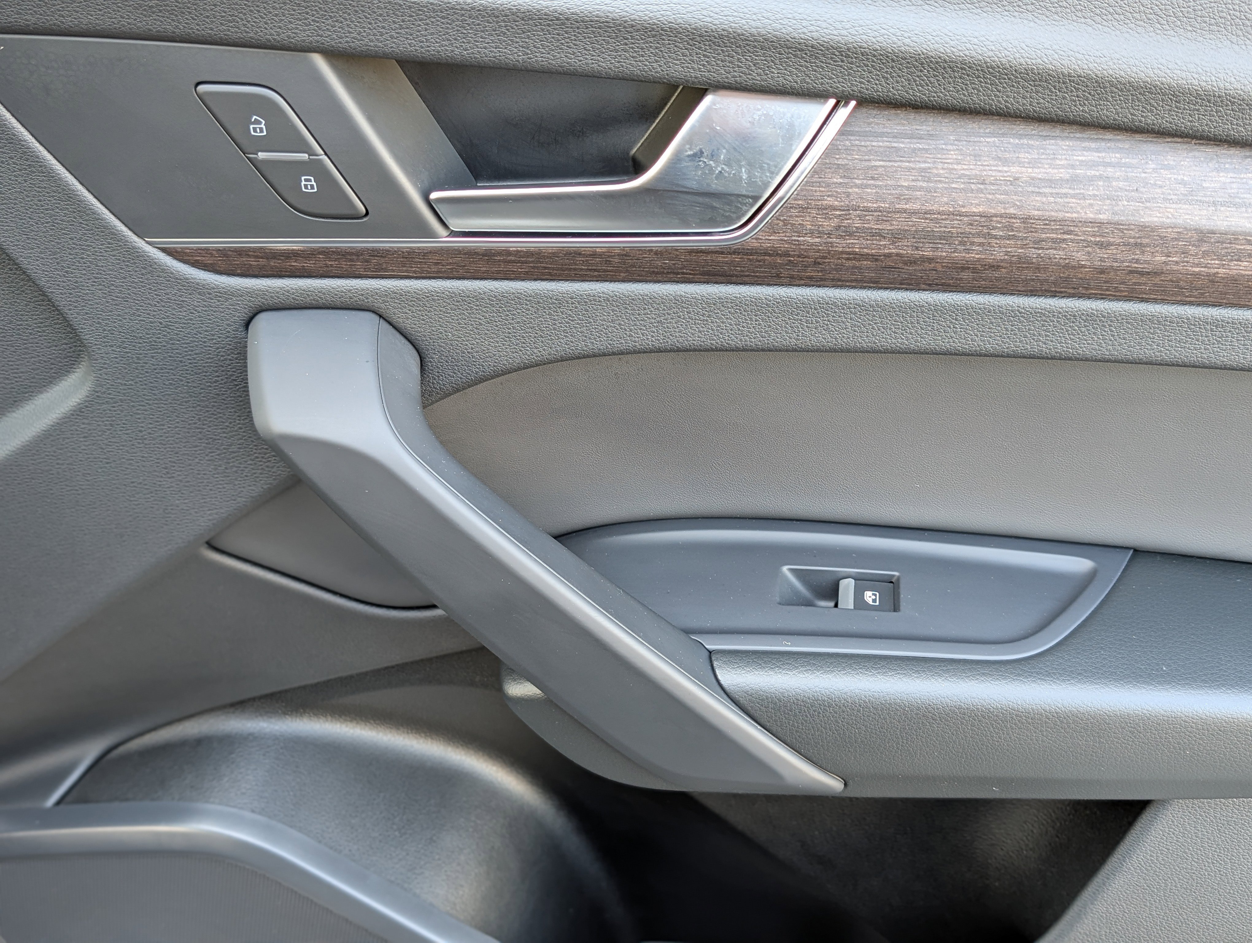 Used 2025 Audi Q5 e Premium image 24