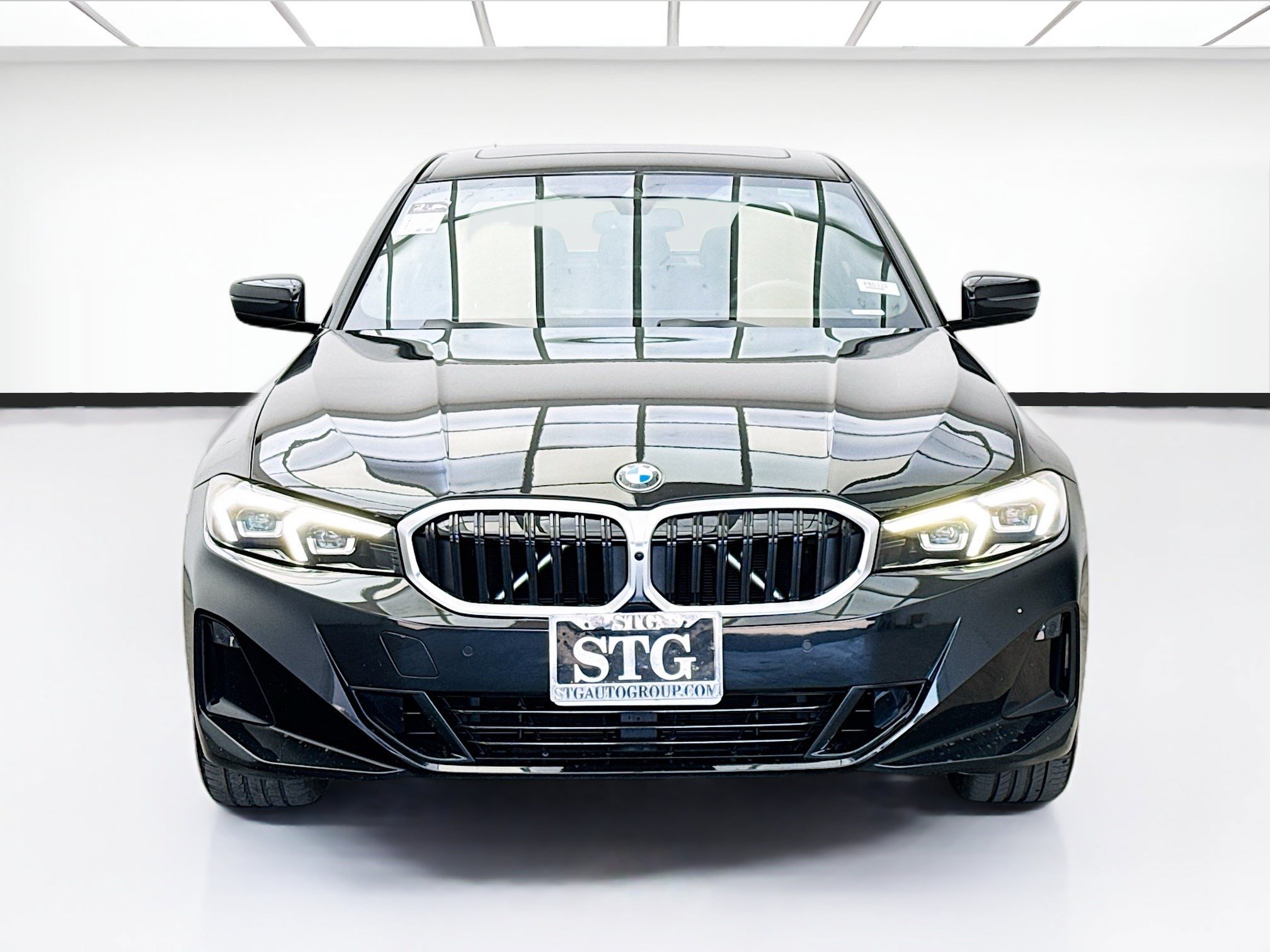 Used 2024 BMW 330i Sedan w/ Convenience Package RWD image 2