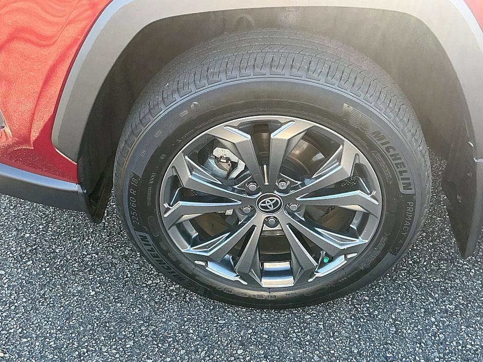 Used 2023 Toyota RAV4 Limited image 7