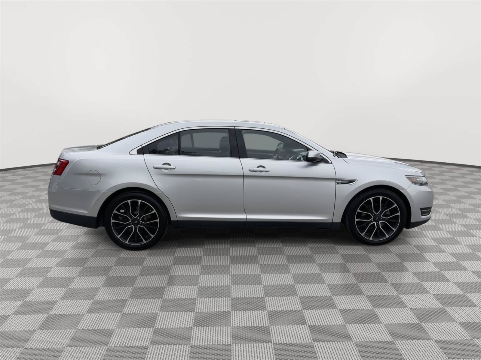 Used 2017 Ford Taurus SEL w/ Equipment Group 201A FWD image 6