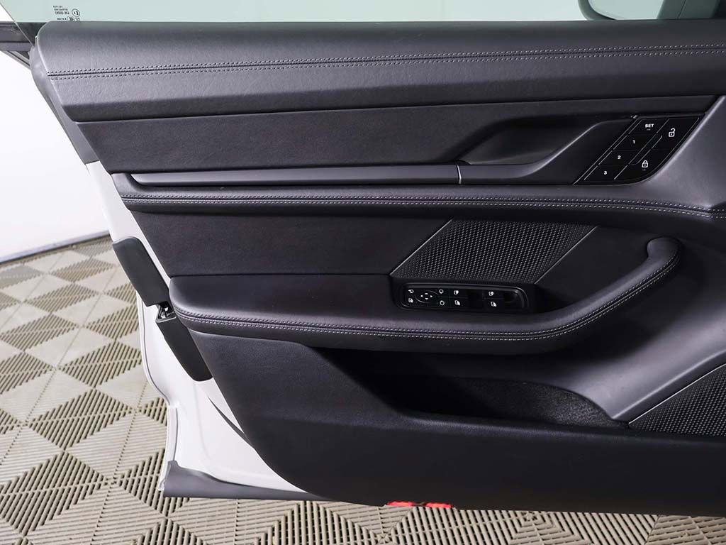 Used 2023 Porsche Taycan GTS image 23