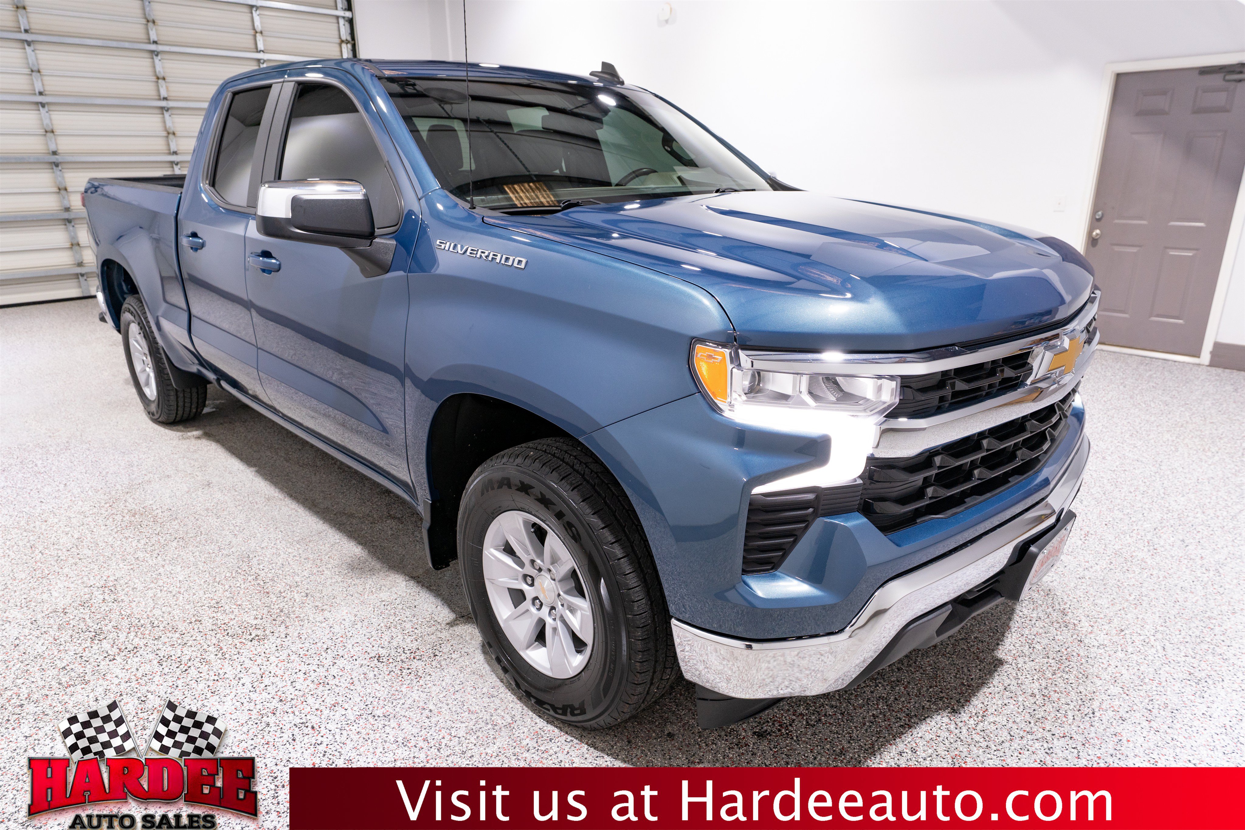 Used 2024 Chevrolet Silverado 1500 LT RWD image 6