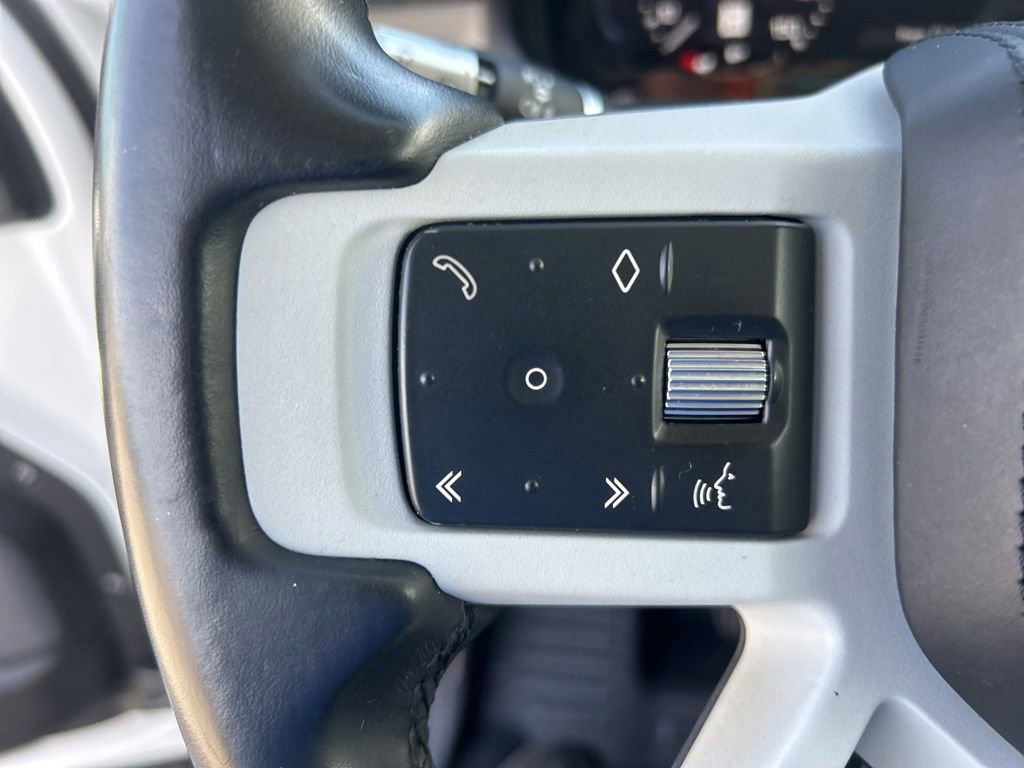 Used 2020 Land Rover Defender 110 HSE image 45