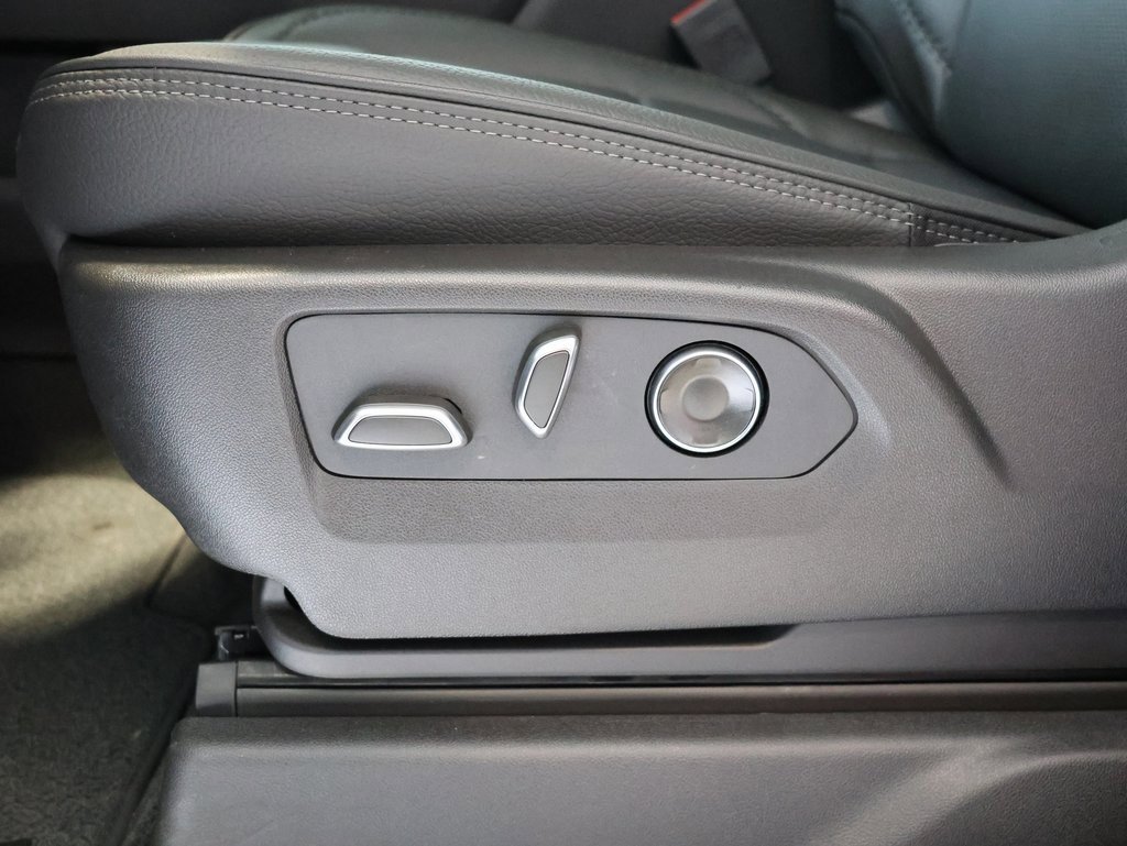 New 2026 GMC Sierra 3500 Denali w/ Denali Reserve Package image 15