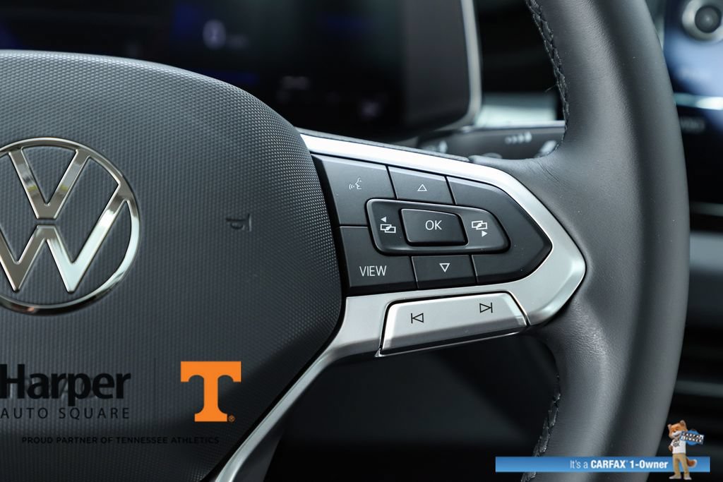 Used 2025 Volkswagen Jetta SE w/ Sunroof Package FWD image 59