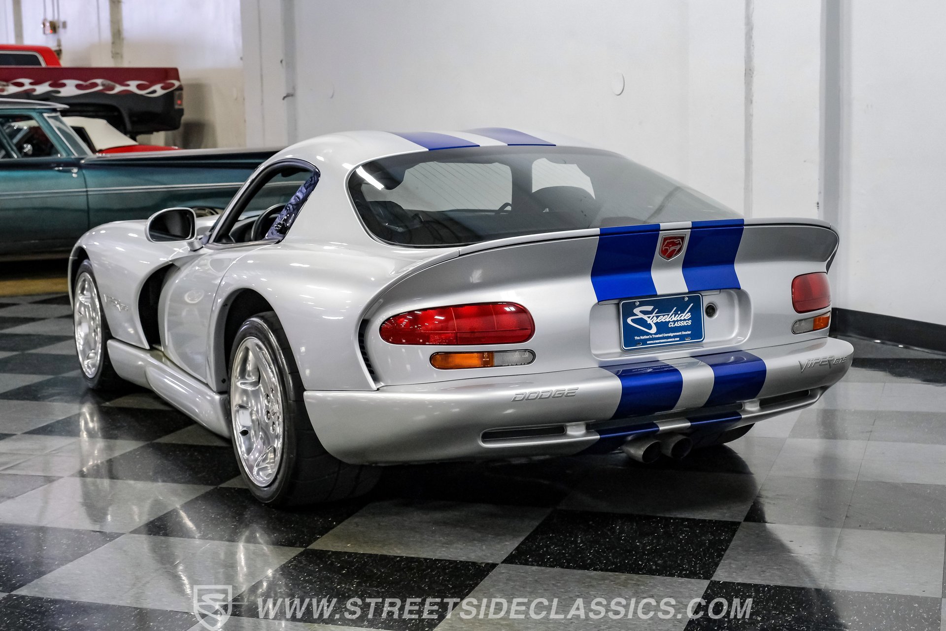 Used 1999 Dodge Viper GTS RWD image 10