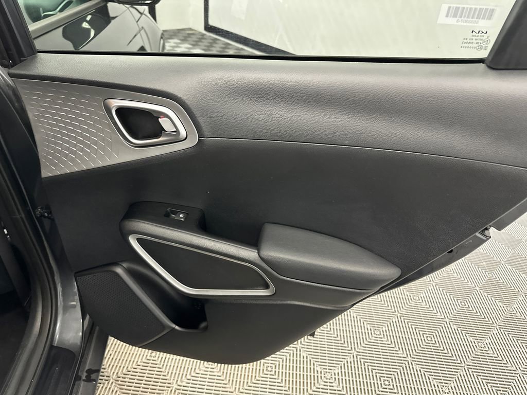 Used 2024 Kia Soul LX w/ Option Group 015 FWD image 16