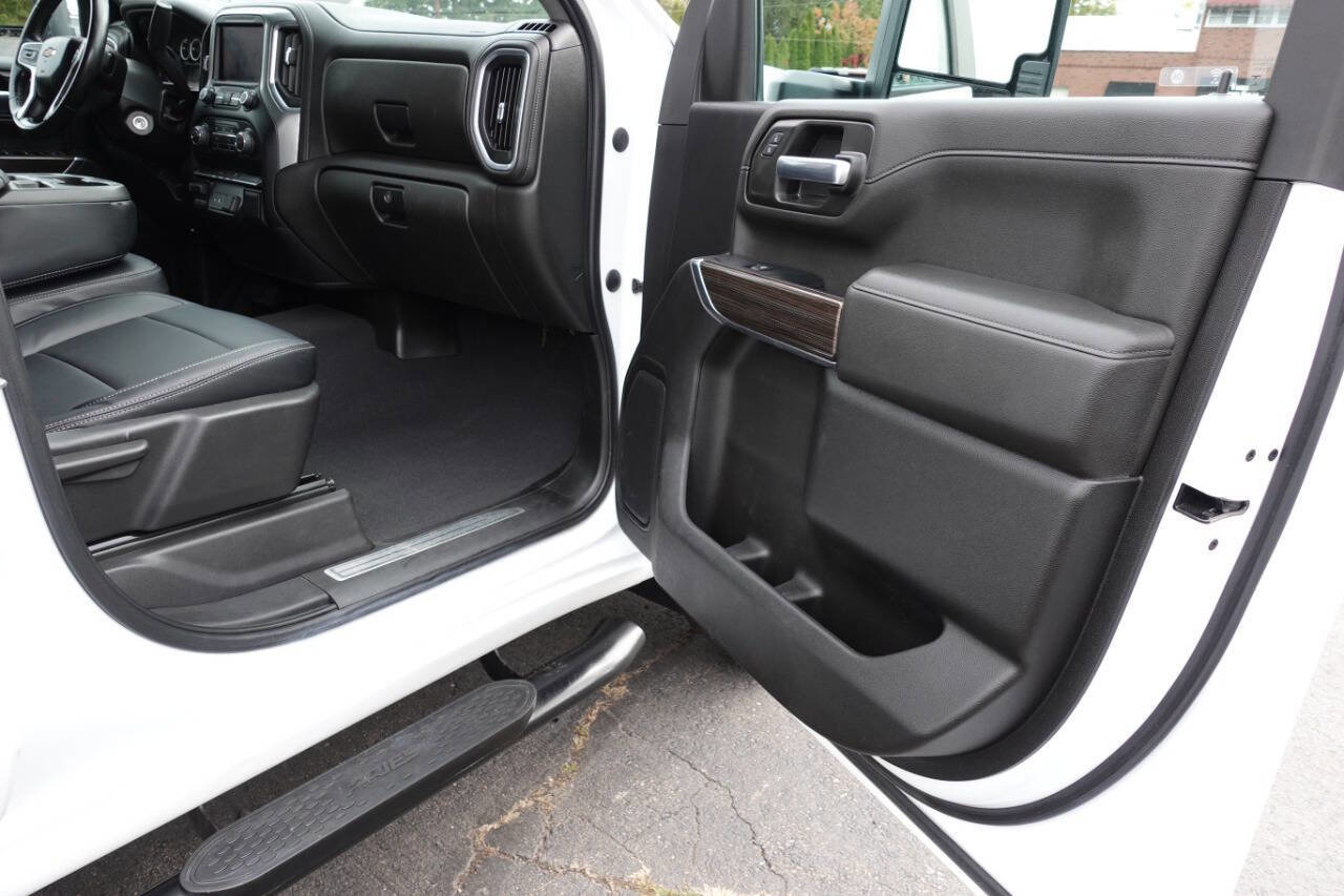 Used 2023 Chevrolet Silverado 2500 LT w/ Snow Plow Prep/Camper Package image 32