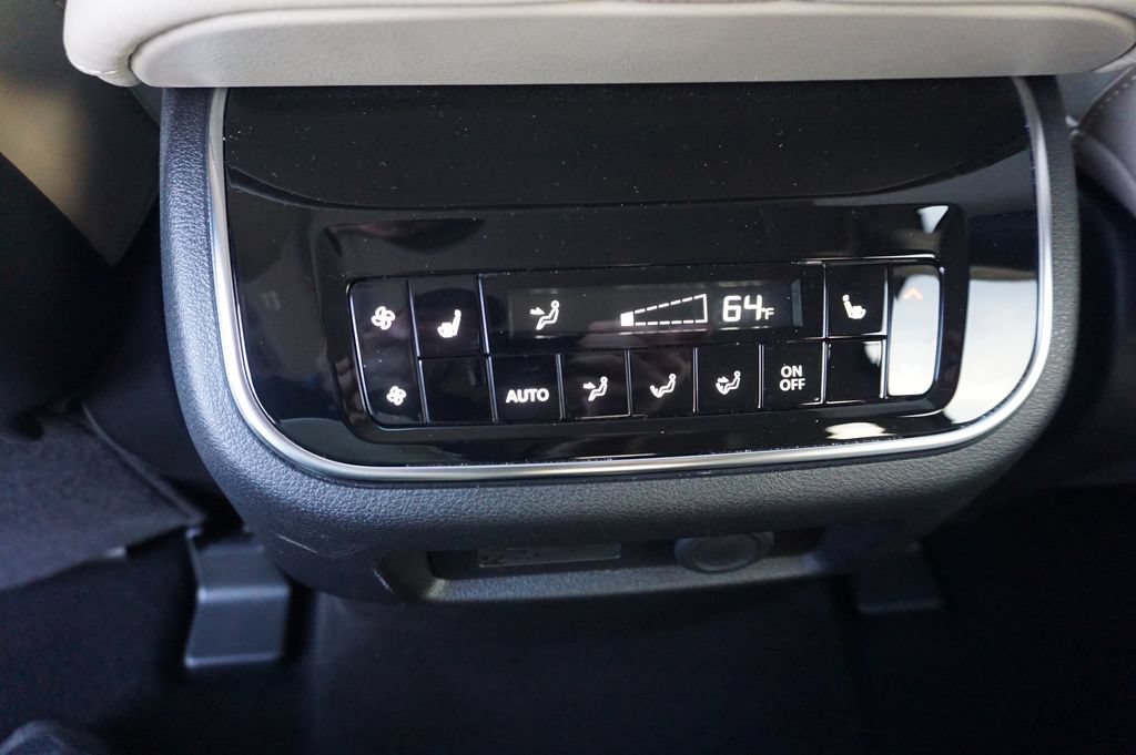 Used 2025 Nissan Armada Platinum RWD image 15