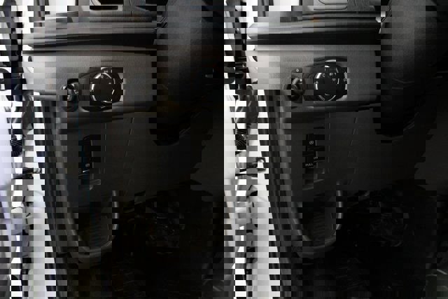 New 2026 Ford Transit 250 148 Medium Roof w/ Load Area Protection Package image 5