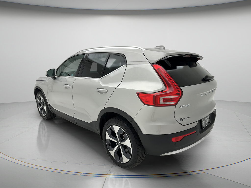 Used 2024 Volvo XC40 B5 Core AWD/4WD image 6