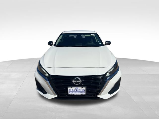 Used 2025 Nissan Altima 2.5 SV FWD image 14