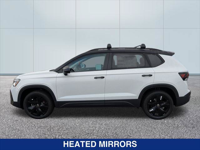 New 2025 Volkswagen Taos SE FWD image 2