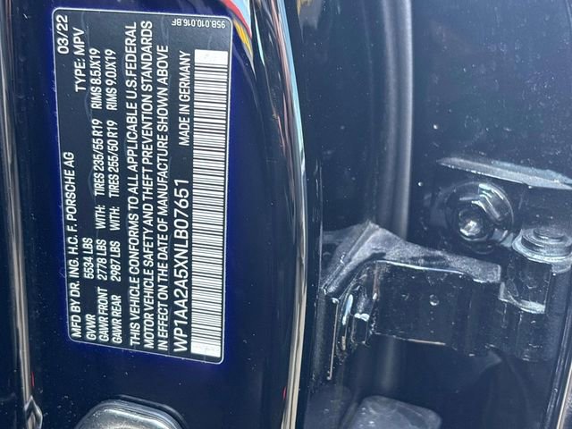 Used 2022 Porsche Macan Base image 28