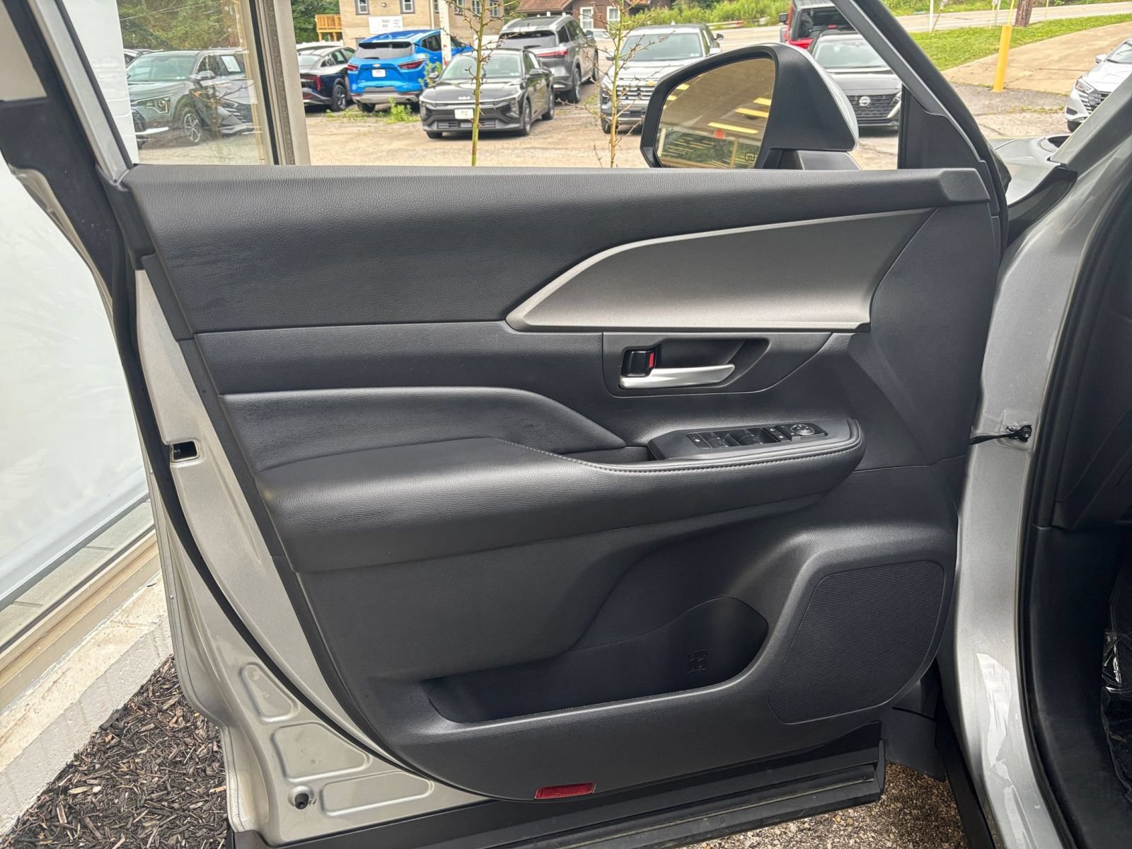 Used 2025 Toyota Grand Highlander FWD image 18