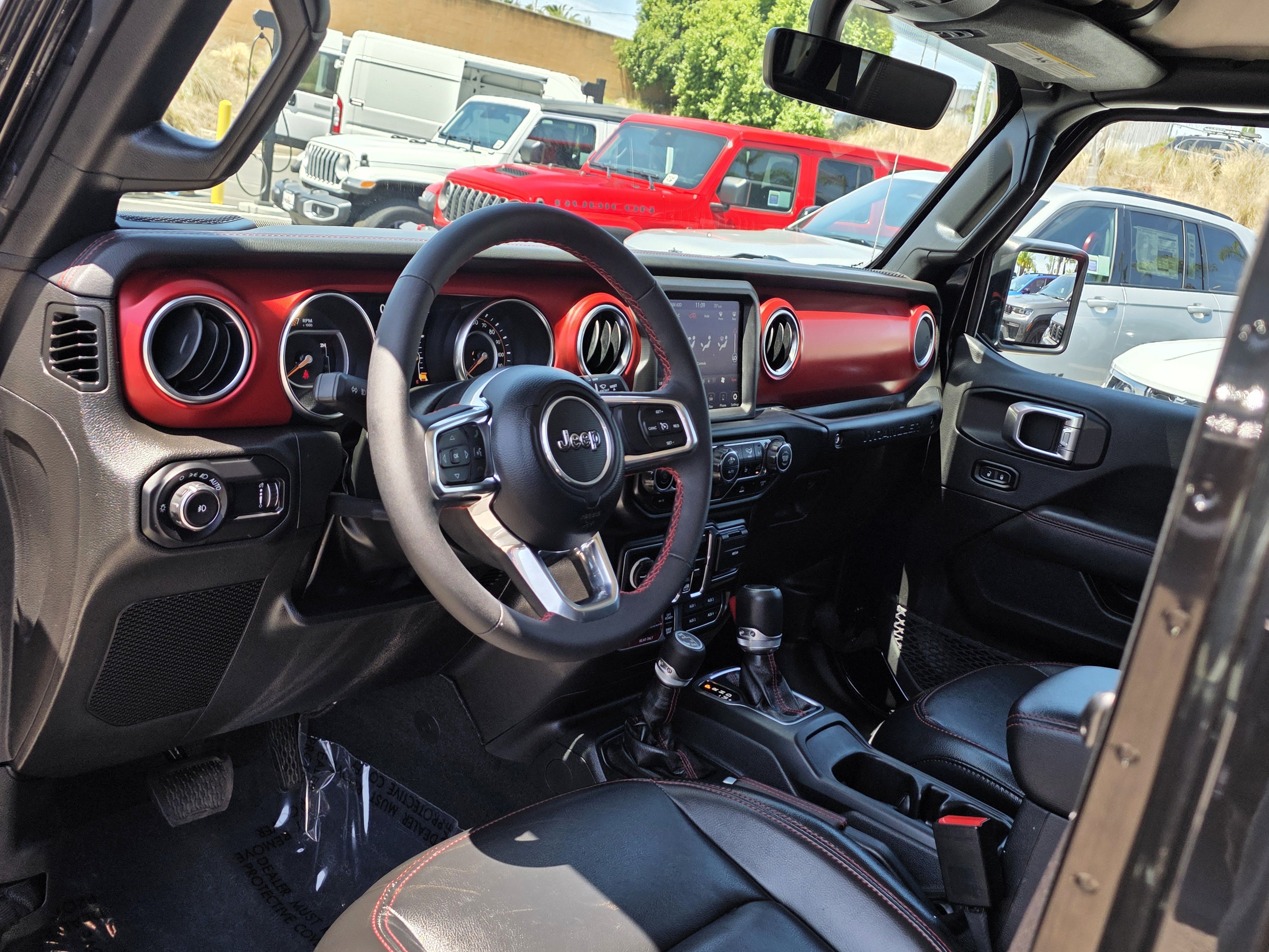 Used 2023 Jeep Wrangler Unlimited Rubicon w/ LED Lighting Group AWD/4WD image 10