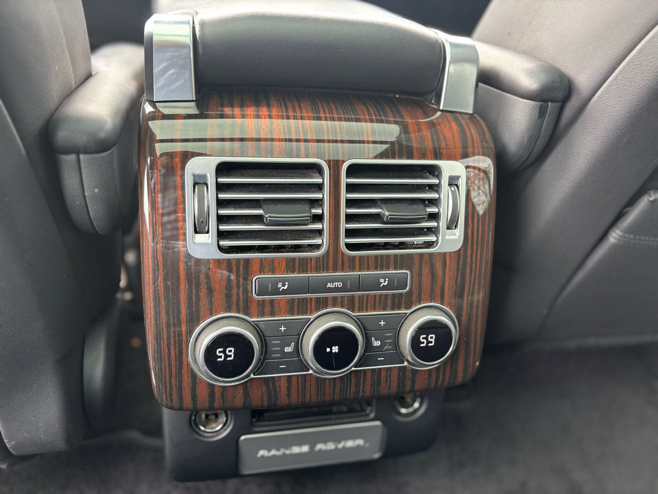 Used 2017 Land Rover Range Rover HSE image 26