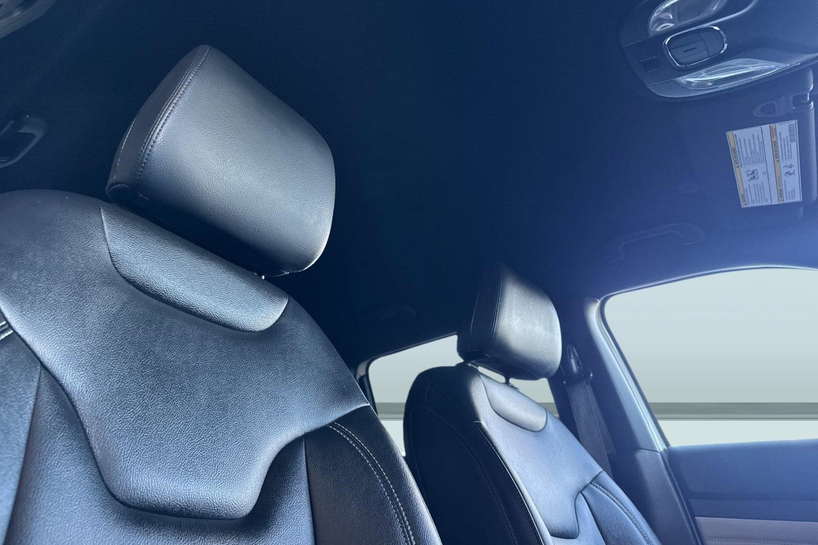 Used 2025 Jeep Compass Limited image 26