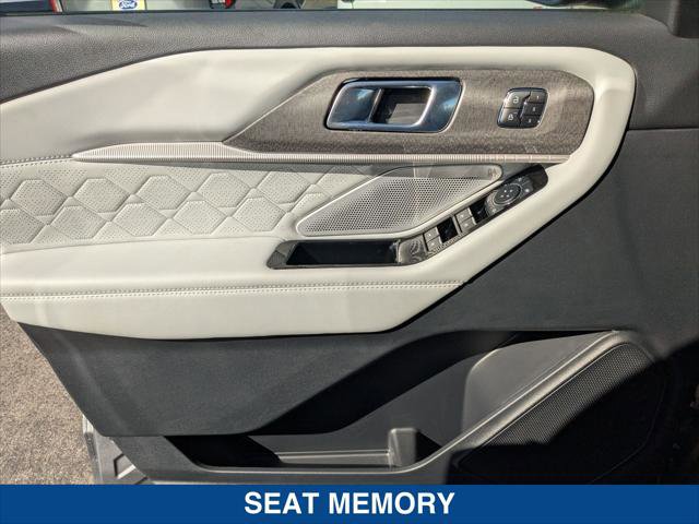 Used 2025 Ford Explorer Platinum w/ Ultimate Package AWD/4WD image 10