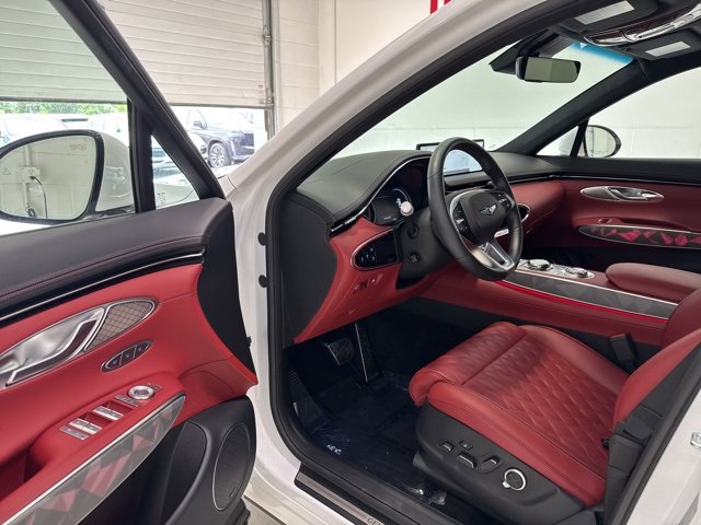 Used 2025 Genesis GV70 3.5T Sport w/ Sport Advanced Package image 18
