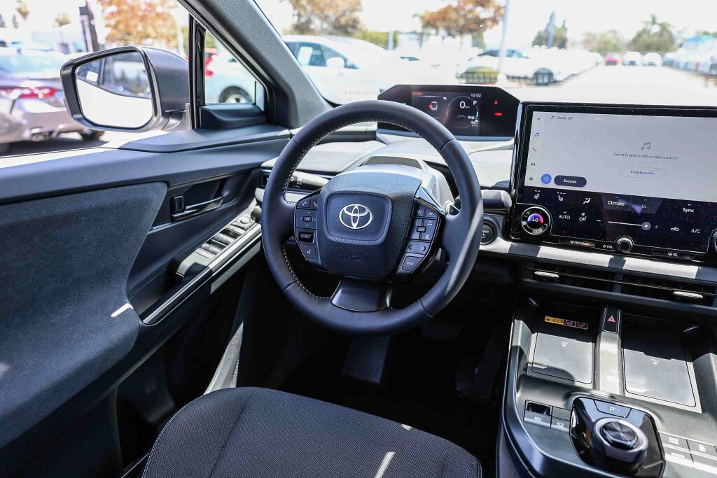 Certified 2026 Toyota C-HR AWD/4WD image 4