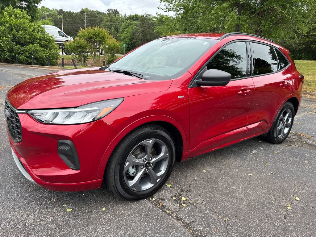 Used 2023 Ford Escape ST-Line w/ Tech Pack #1 FWD image 9