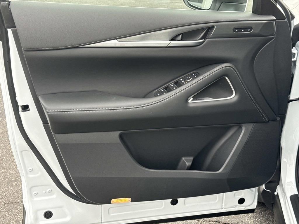 New 2026 INFINITI QX60 Luxe image 14