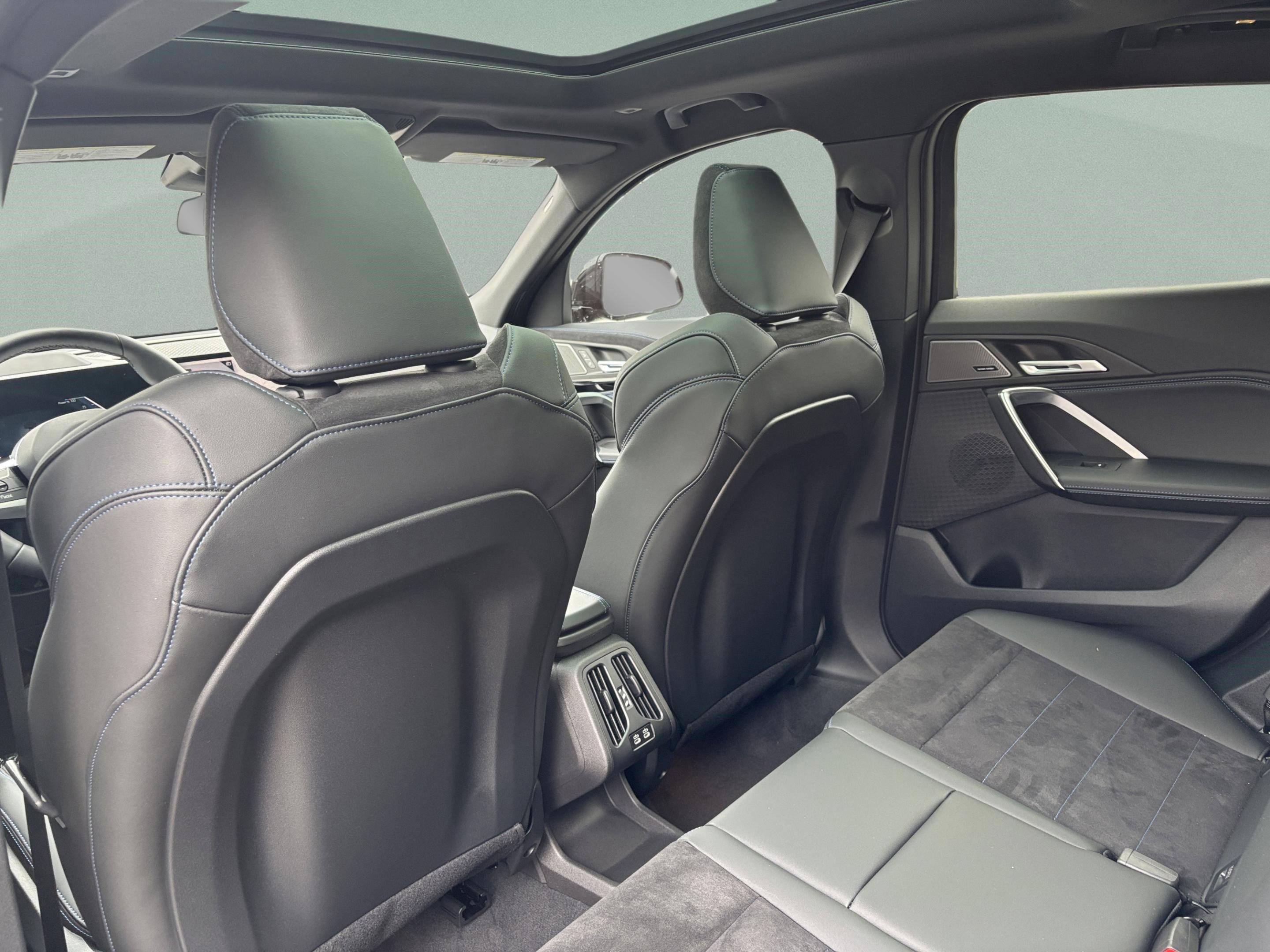 Used 2026 BMW X2 xDrive28i w/ Technology Package image 14